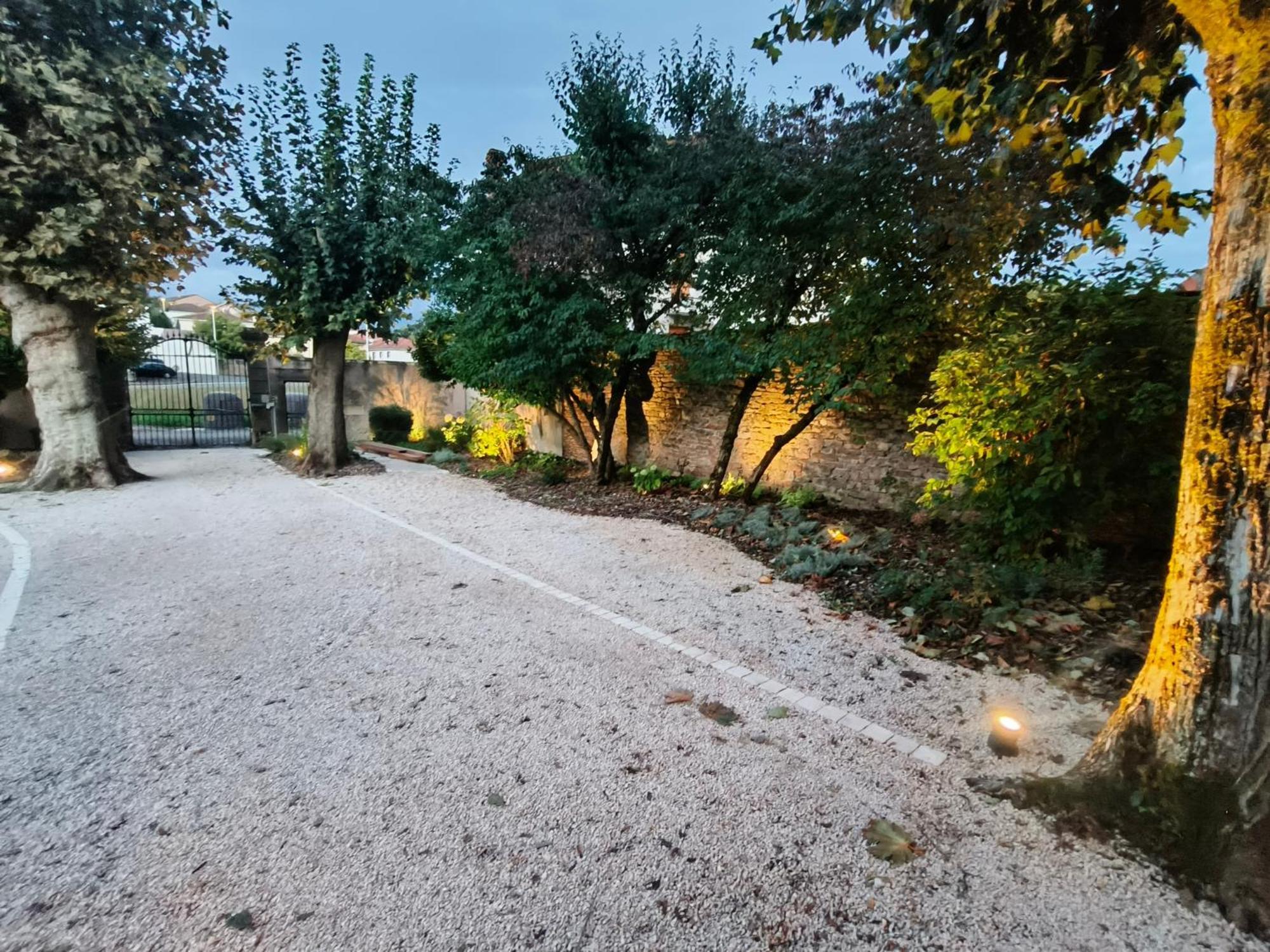 Chez Emma et Louise - Maison individuelle avec stationnement Mâcon Extérieur photo
